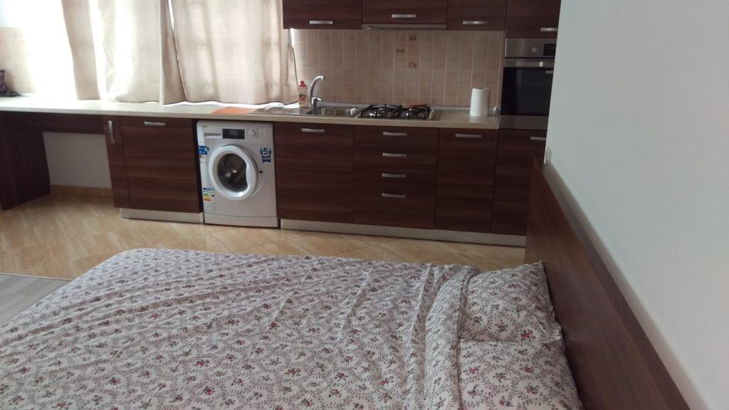 Garsoniere Dinu Leilighet Bucureşti Eksteriør bilde
